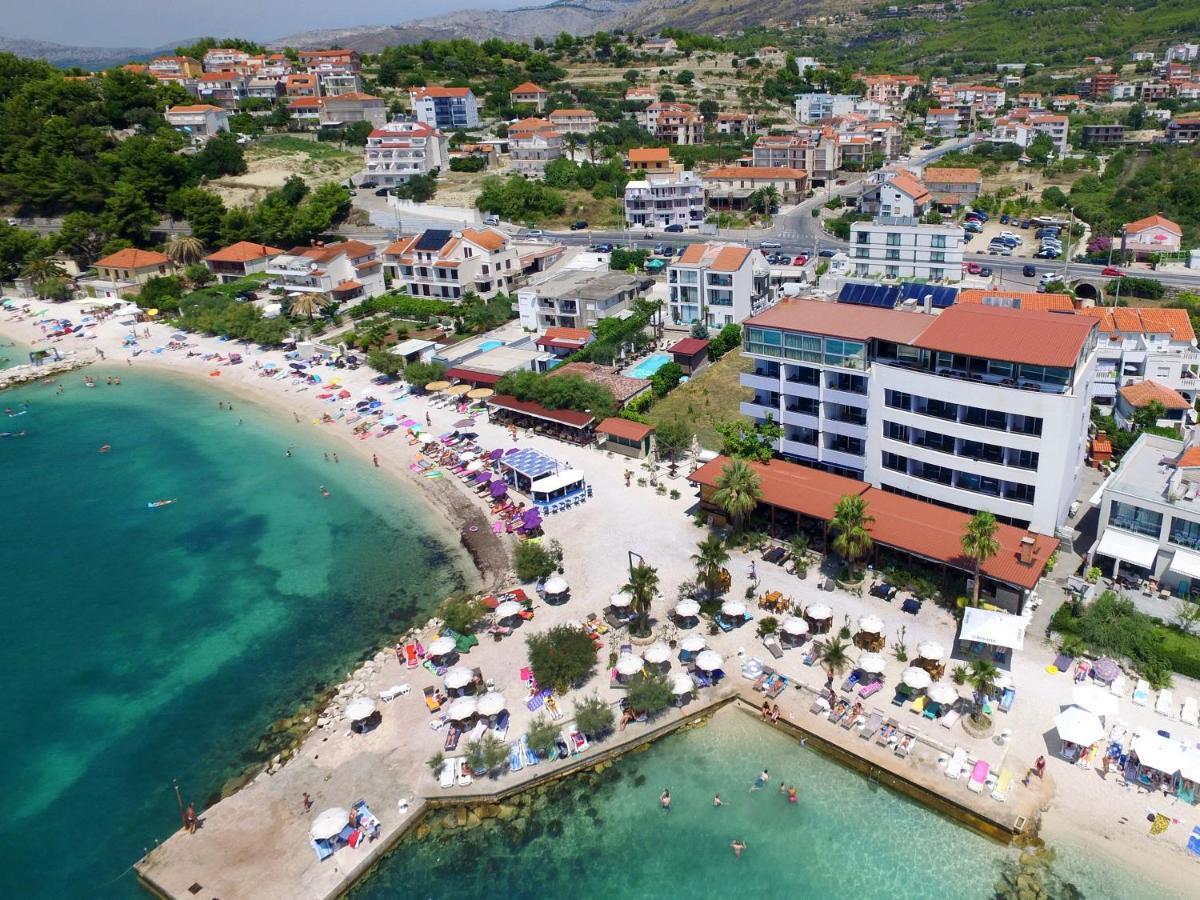 Hotel San Antonio Подстрана Екстериор снимка