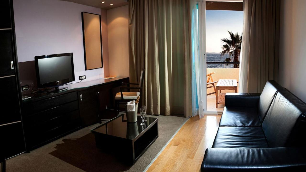 Hotel San Antonio Подстрана Екстериор снимка