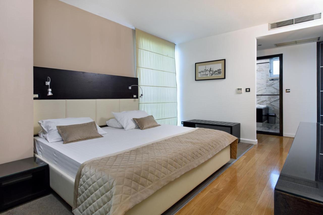Hotel San Antonio Подстрана Екстериор снимка