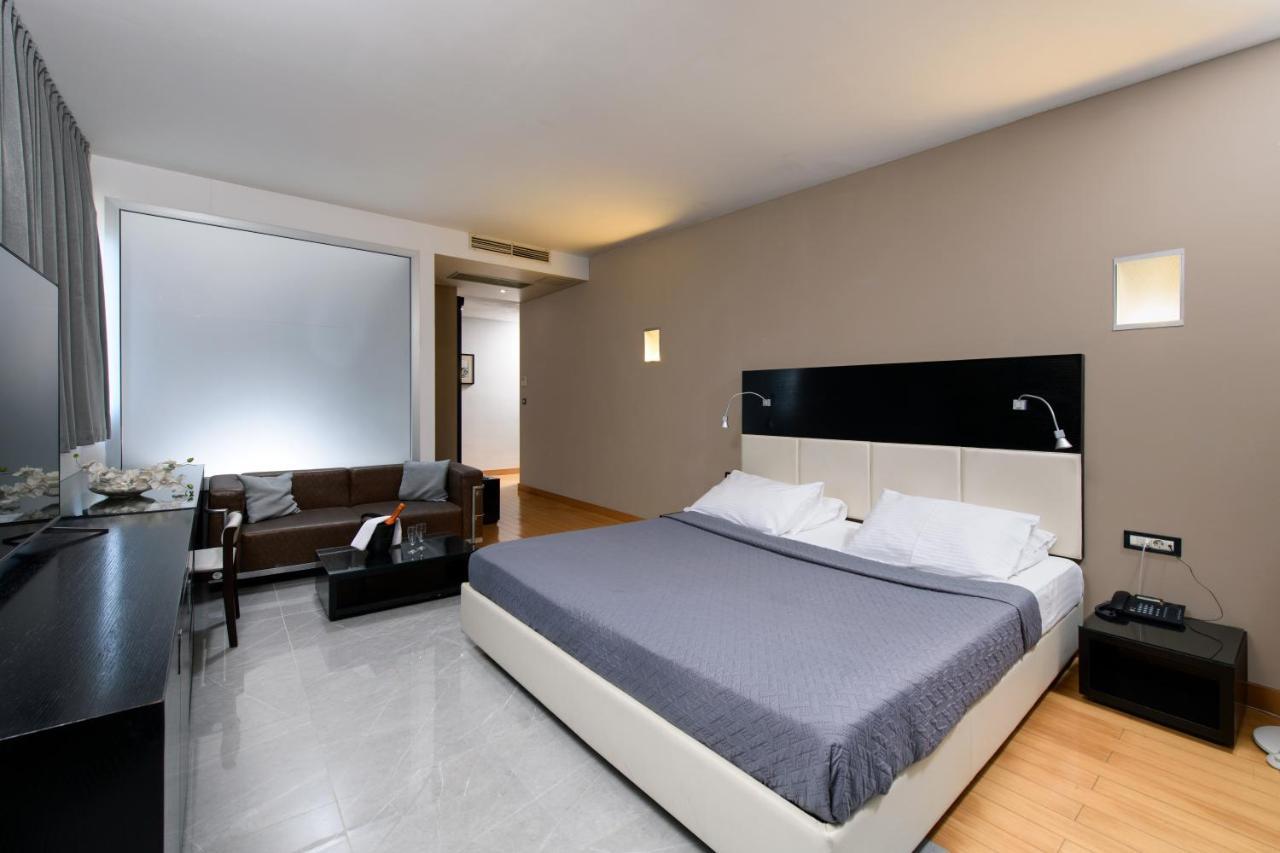 Hotel San Antonio Подстрана Екстериор снимка